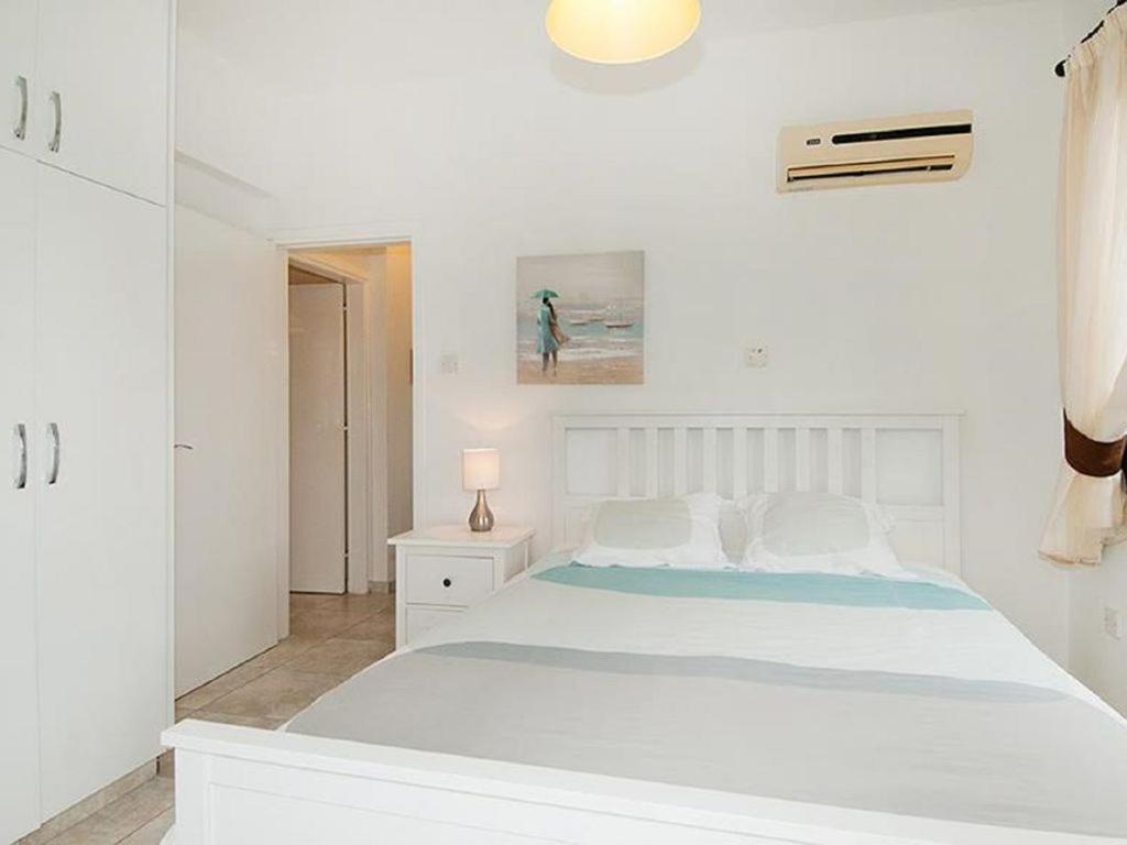 Beautiful 2-Bedroom Apartment - Great Location Paphos Kültér fotó