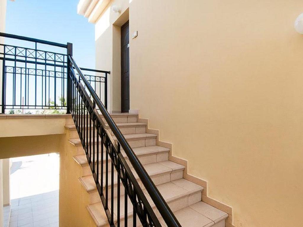 Beautiful 2-Bedroom Apartment - Great Location Paphos Kültér fotó