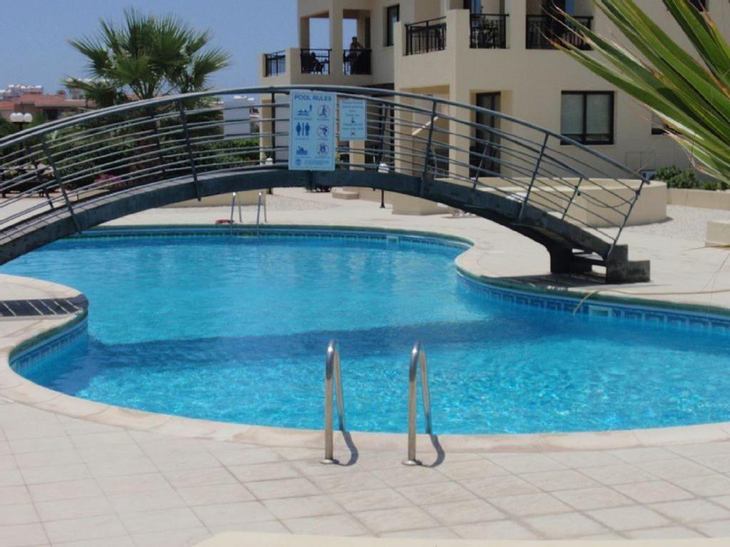 Beautiful 2-Bedroom Apartment - Great Location Paphos Kültér fotó