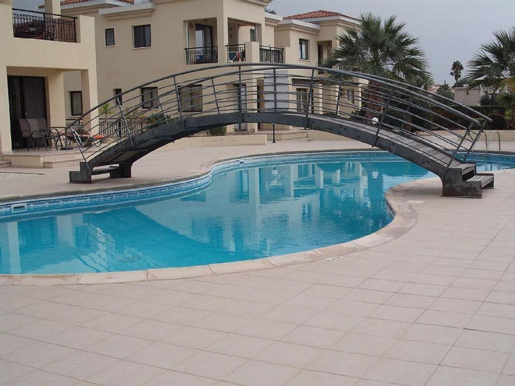 Beautiful 2-Bedroom Apartment - Great Location Paphos Kültér fotó