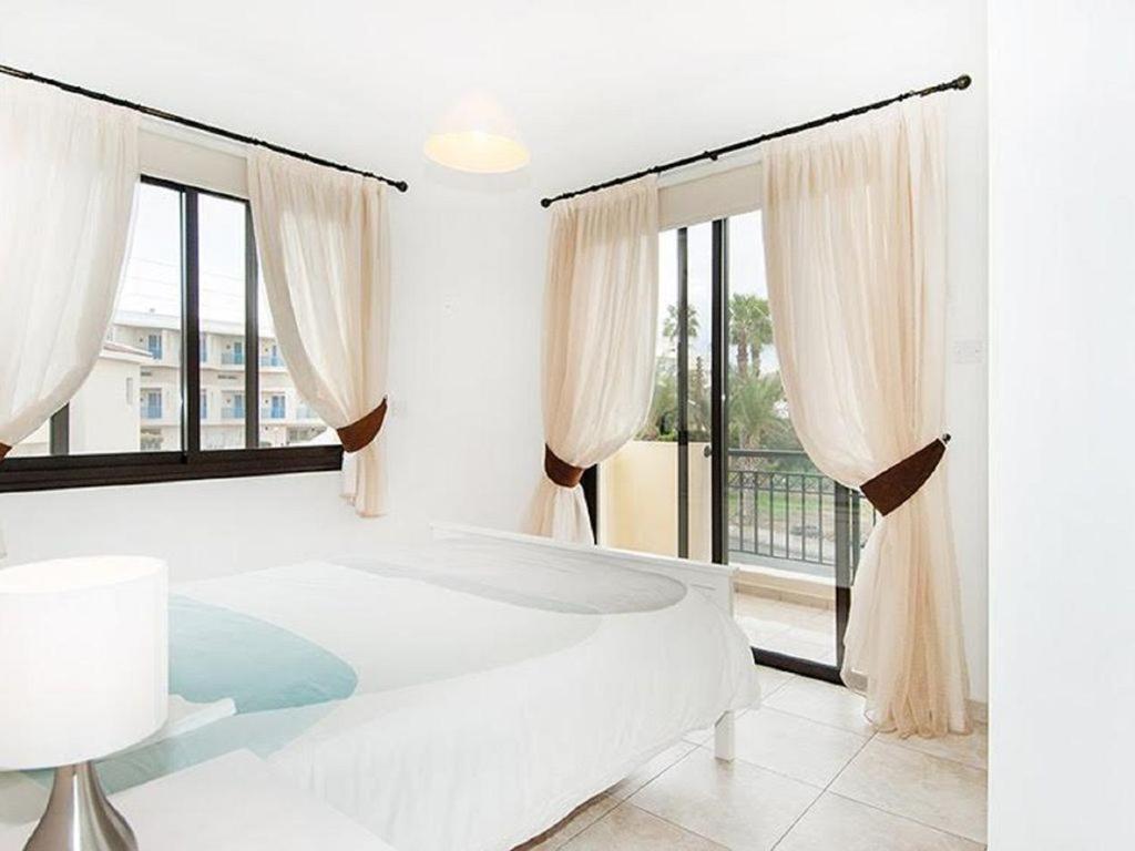 Beautiful 2-Bedroom Apartment - Great Location Paphos Kültér fotó